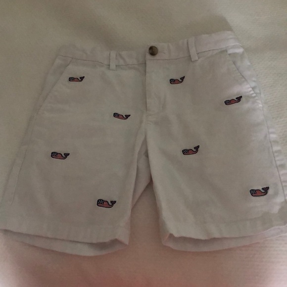 Vineyard Vines Other - Vineyard Vines embroidered flag whale shorts